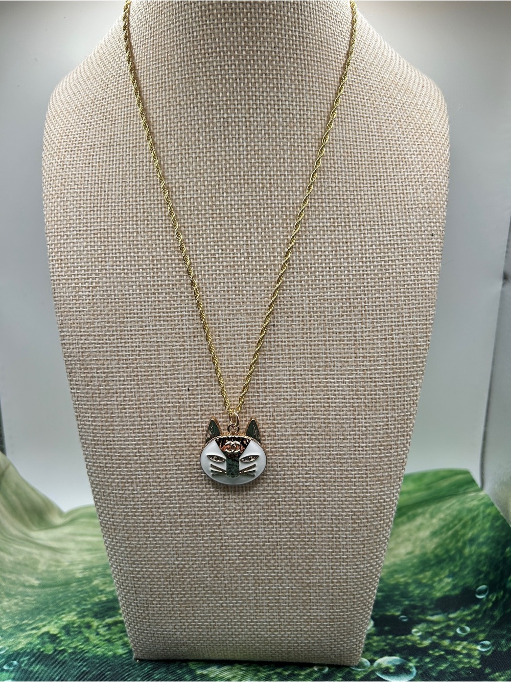 Chanel Cat Face Pendant Necklace Gold with White Enamel NIB - Picture 2 of 6